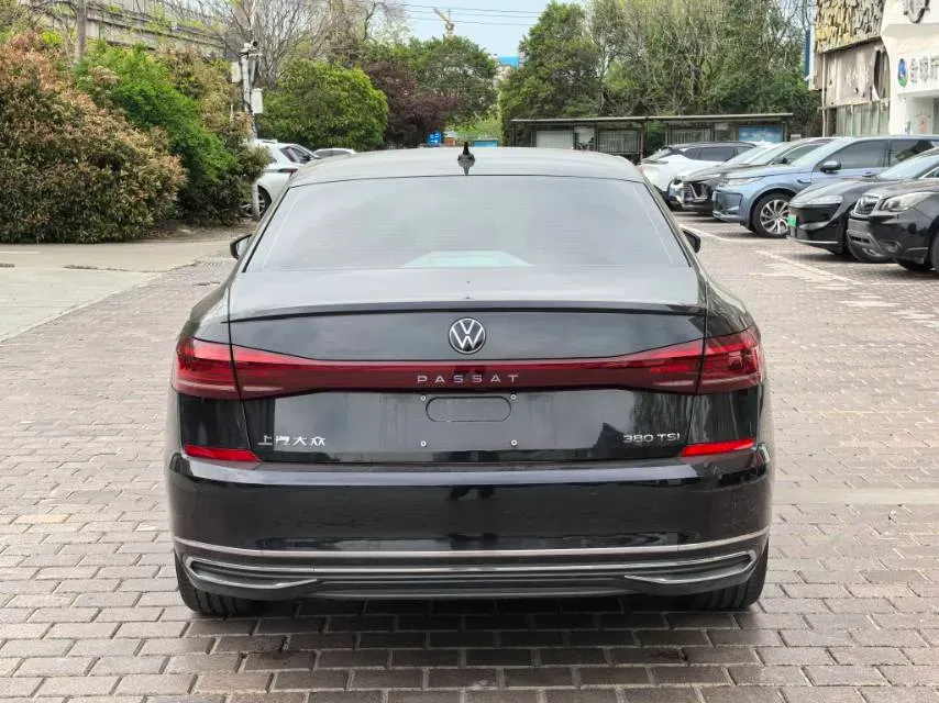 2025 Volkswagen Passat 2.0T 220HP L4 7DCT,autocango,china used car exporter,china ev exporter,chinese used car exporter,chinese used ev exporter