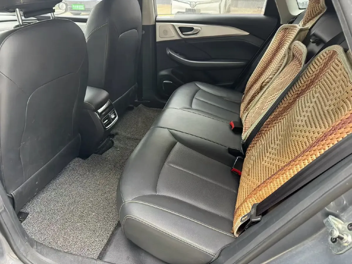 2020 Roewe i6 MAX 1.5T 169HP L4 AMT PHEV,autocango,china used car exporter,china ev exporter,chinese used car exporter,chinese used ev exporter