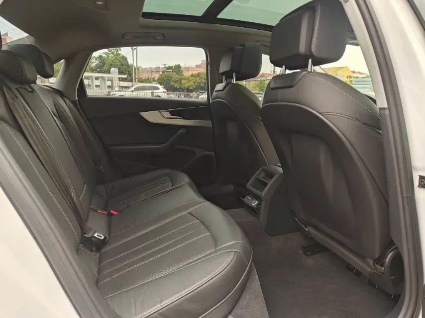 2020 Audi A4L 2.0T 190HP L4 7DCT,autocango,china used car exporter,china ev exporter,chinese used car exporter,chinese used ev exporter