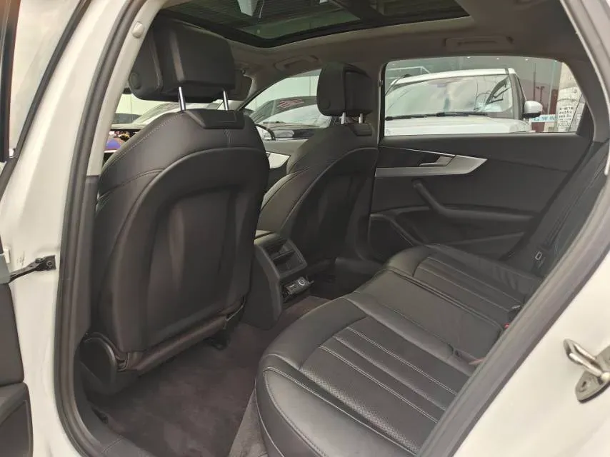 2020 Audi A4L 2.0T 190HP L4 7DCT,autocango,china used car exporter,china ev exporter,chinese used car exporter,chinese used ev exporter