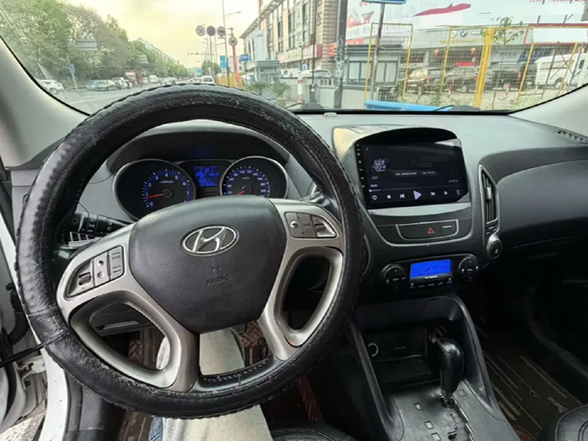 2015 Hyundai ix35 2.0L 165HP L4 6AT,autocango,china used car exporter,china ev exporter,chinese used car exporter,chinese used ev exporter