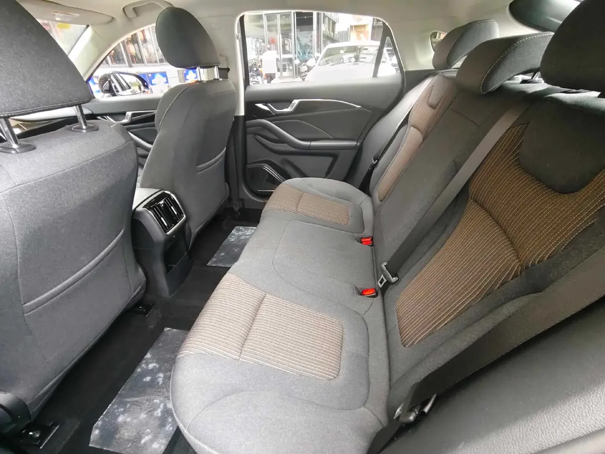 2022 Bestune B70 1.5T 169HP L4 7DCT,autocango,china used car exporter,china ev exporter,chinese used car exporter,chinese used ev exporter