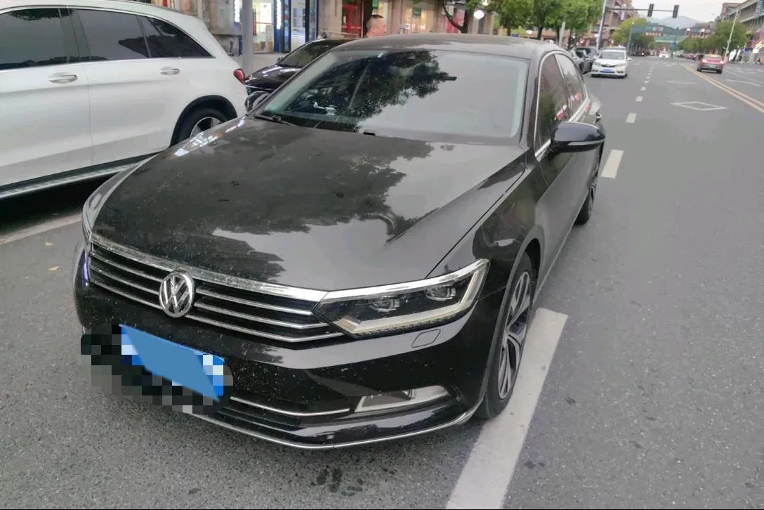 2018 Volkswagen Magotan 1.8T 180HP L4 7DCT,autocango,china used car exporter,china ev exporter,chinese used car exporter,chinese used ev exporter