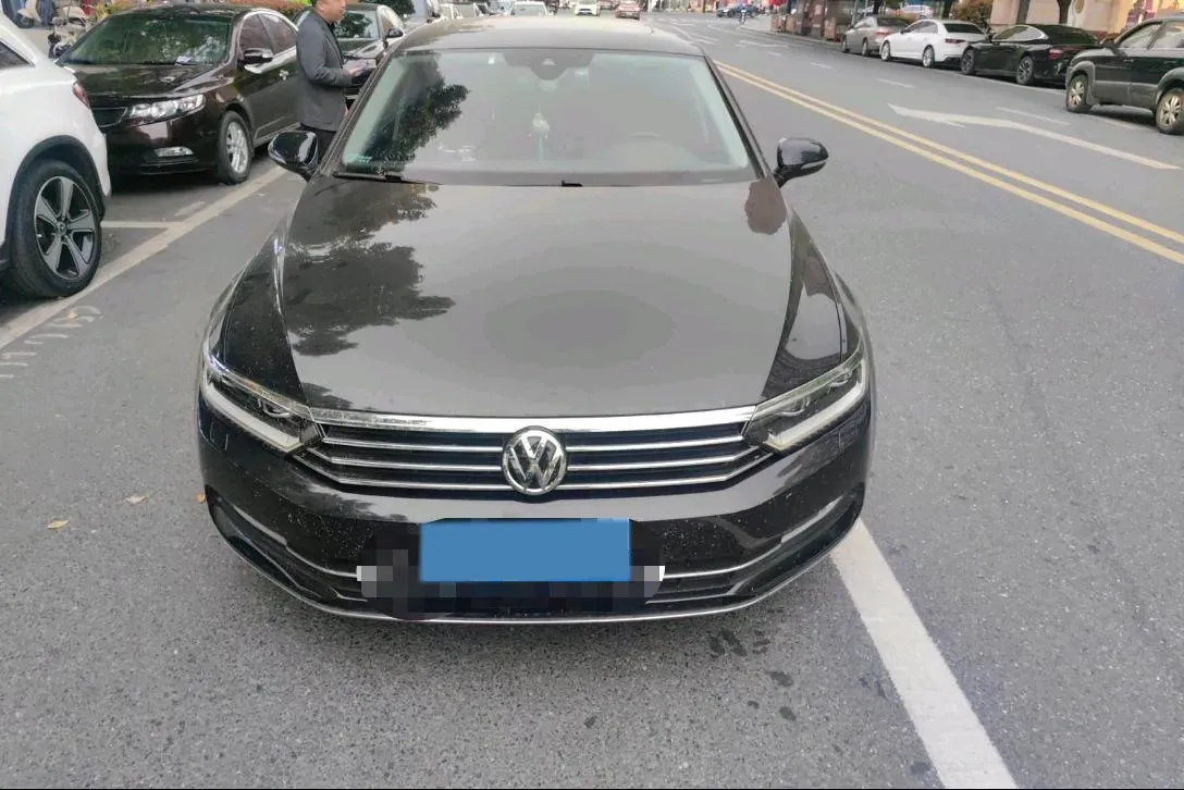 2018 Volkswagen Magotan 1.8T 180HP L4 7DCT,autocango,china used car exporter,china ev exporter,chinese used car exporter,chinese used ev exporter