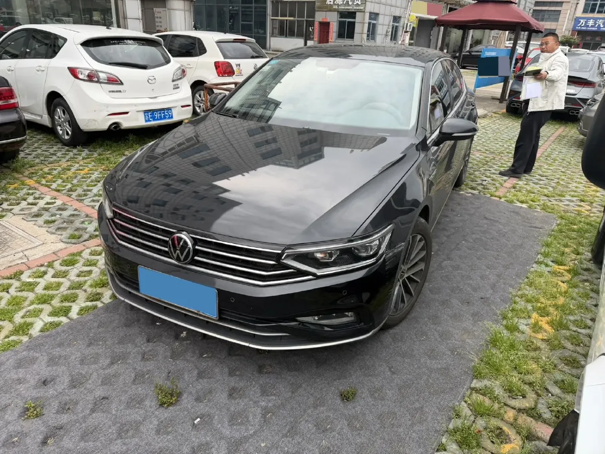 2020 Volkswagen Magotan 2.0T 186HP L4 7DCT,autocango,china used car exporter,china ev exporter,chinese used car exporter,chinese used ev exporter