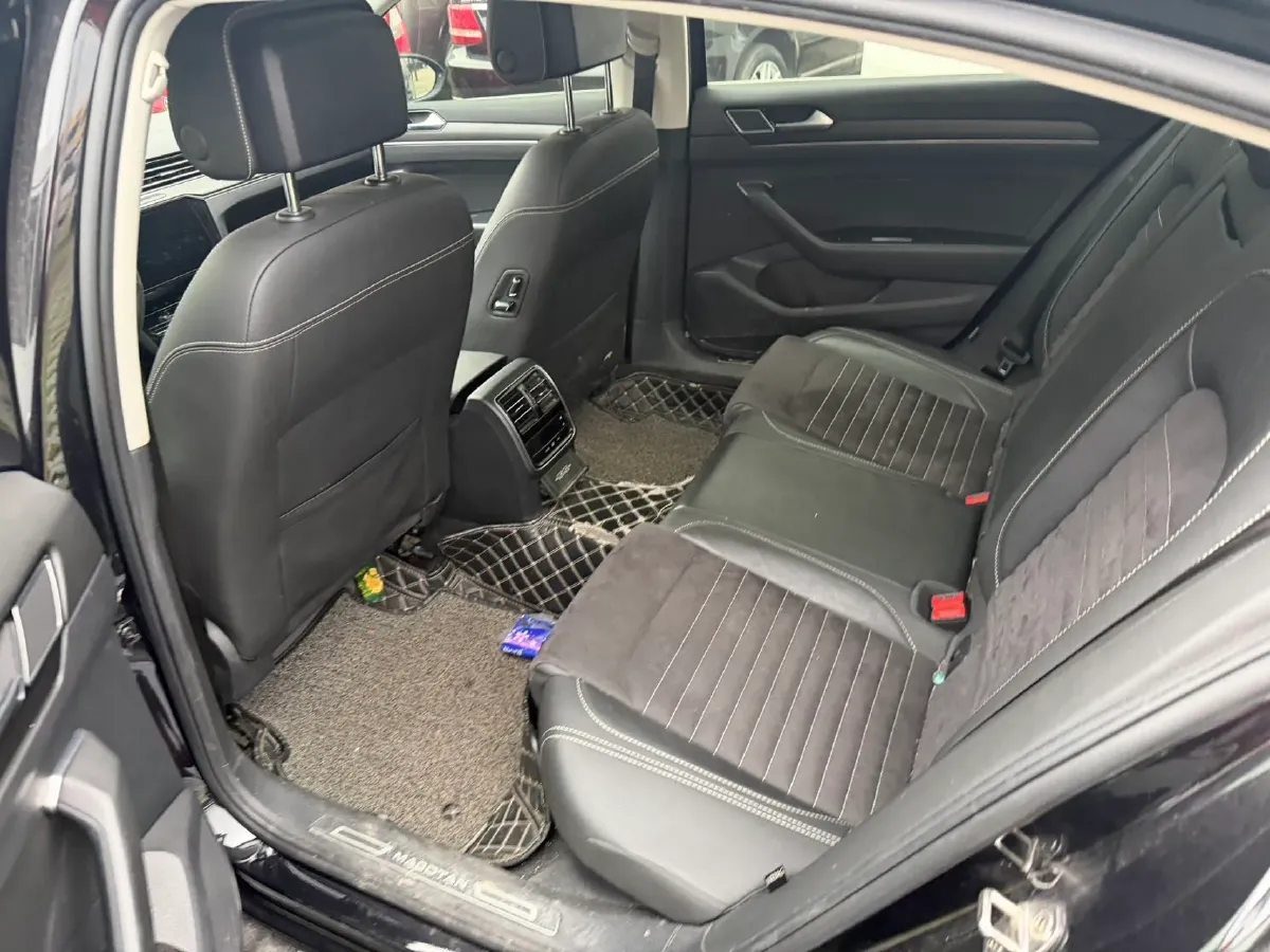 2020 Volkswagen Magotan 2.0T 186HP L4 7DCT,autocango,china used car exporter,china ev exporter,chinese used car exporter,chinese used ev exporter