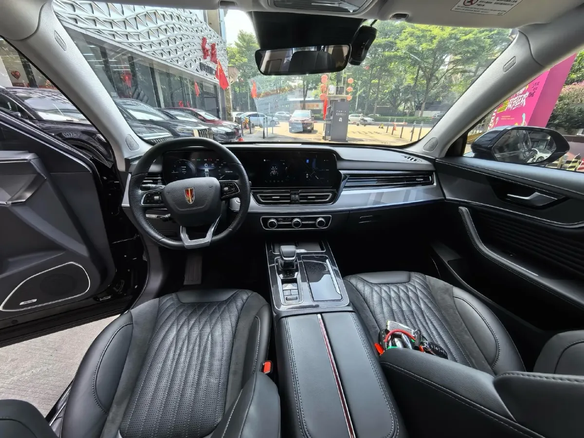 2023 HongQi HS5 2.0T 252HP L4 8AT,autocango,china used car exporter,china ev exporter,chinese used car exporter,chinese used ev exporter