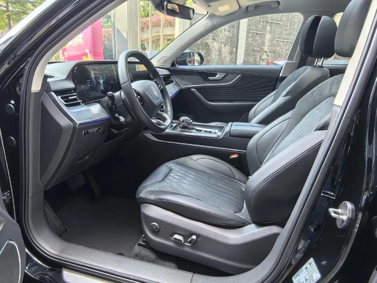 2023 HongQi HS5 2.0T 252HP L4 8AT,autocango,china used car exporter,china ev exporter,chinese used car exporter,chinese used ev exporter