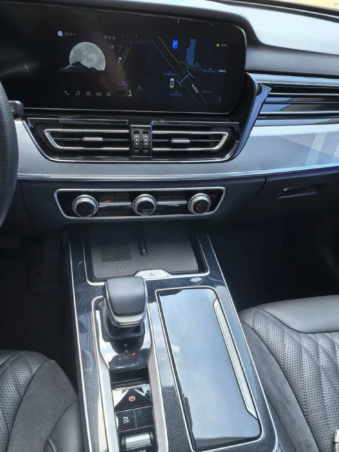 2023 HongQi HS5 2.0T 252HP L4 8AT,autocango,china used car exporter,china ev exporter,chinese used car exporter,chinese used ev exporter