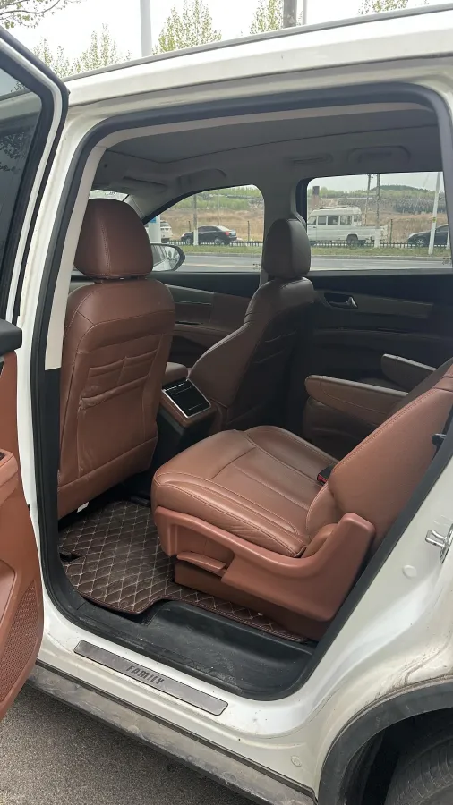 2020 HaiMa 7X 1.6T 195HP L4 6AT,autocango,china used car exporter,china ev exporter,chinese used car exporter,chinese used ev exporter