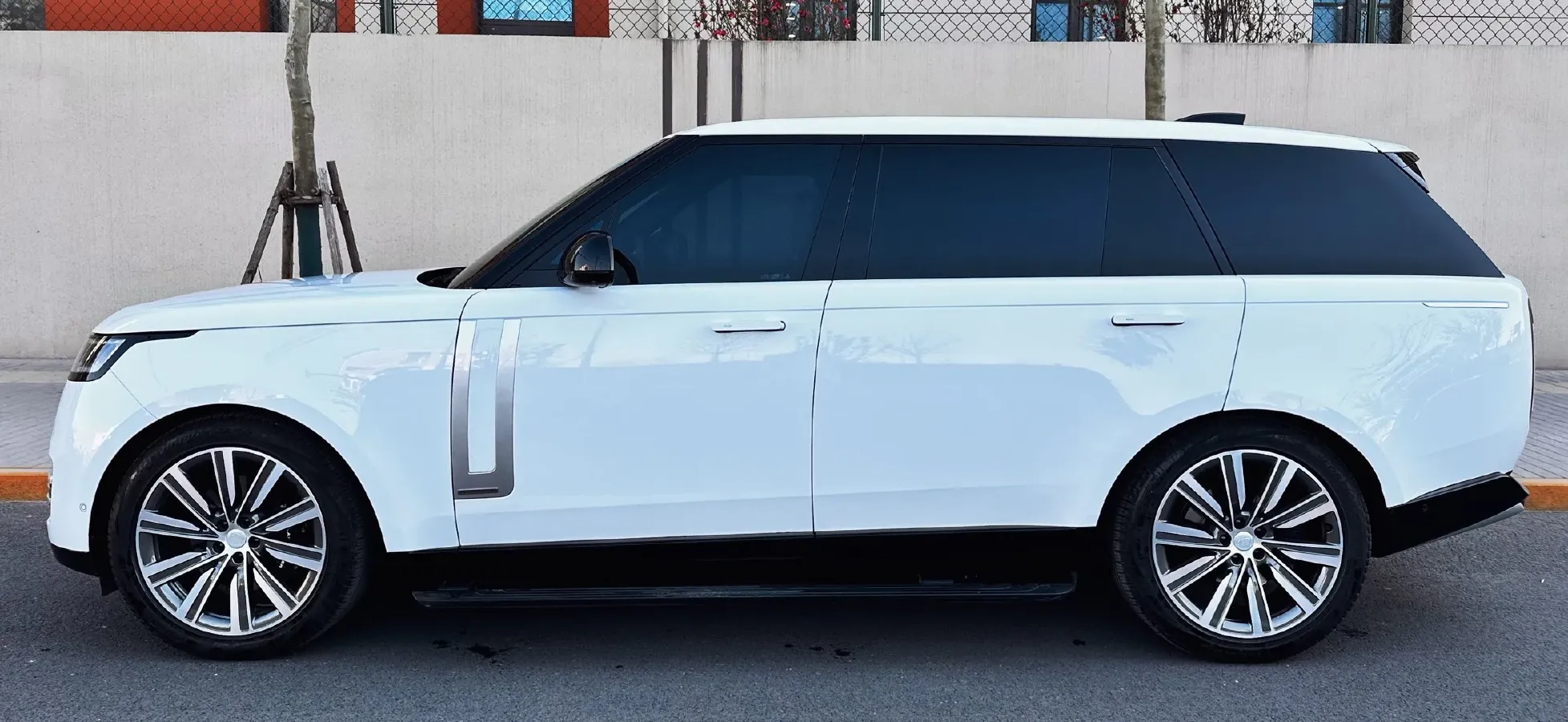 2024 Land Rover Range Rover 3.0T 400HP L6 8AT,autocango,china used car exporter,china ev exporter,chinese used car exporter,chinese used ev exporter