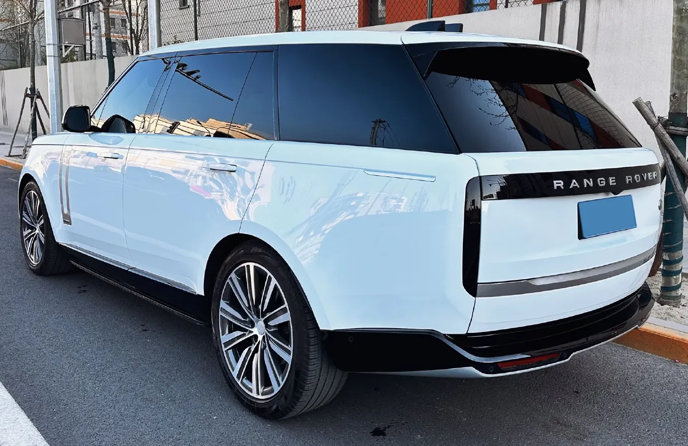 2024 Land Rover Range Rover 3.0T 400HP L6 8AT,autocango,china used car exporter,china ev exporter,chinese used car exporter,chinese used ev exporter