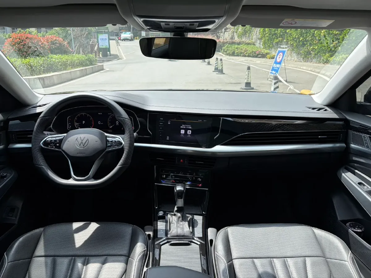 2024 Volkswagen Passat 2.0T 186HP L4 7DCT,autocango,china used car exporter,china ev exporter,chinese used car exporter,chinese used ev exporter