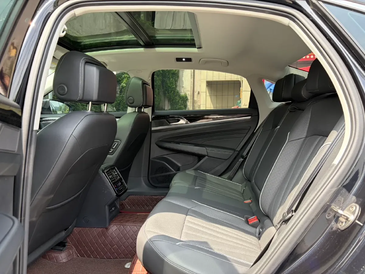 2024 Volkswagen Passat 2.0T 186HP L4 7DCT,autocango,china used car exporter,china ev exporter,chinese used car exporter,chinese used ev exporter