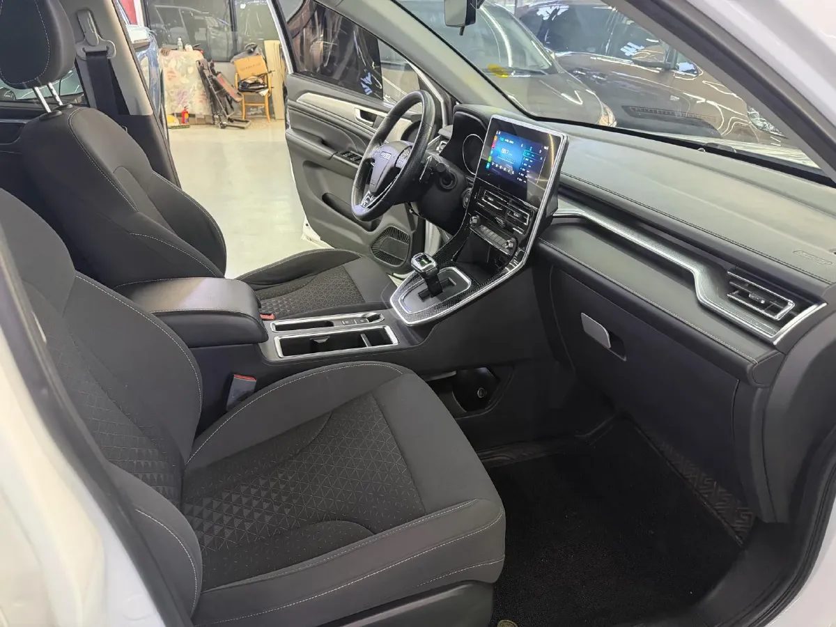 2021 Haval M6 1.5T 150HP L4 7DCT,autocango,china used car exporter,china ev exporter,chinese used car exporter,chinese used ev exporter