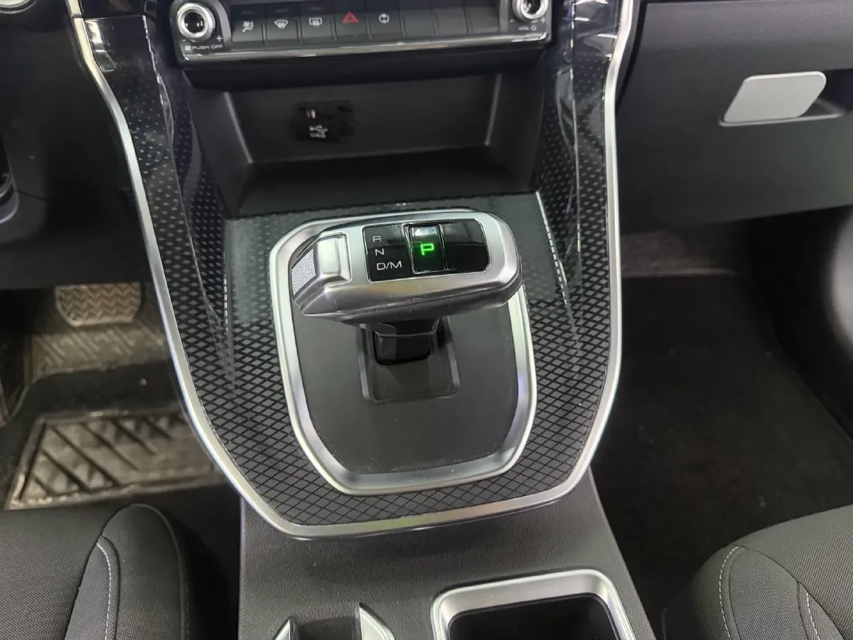 2021 Haval M6 1.5T 150HP L4 7DCT,autocango,china used car exporter,china ev exporter,chinese used car exporter,chinese used ev exporter