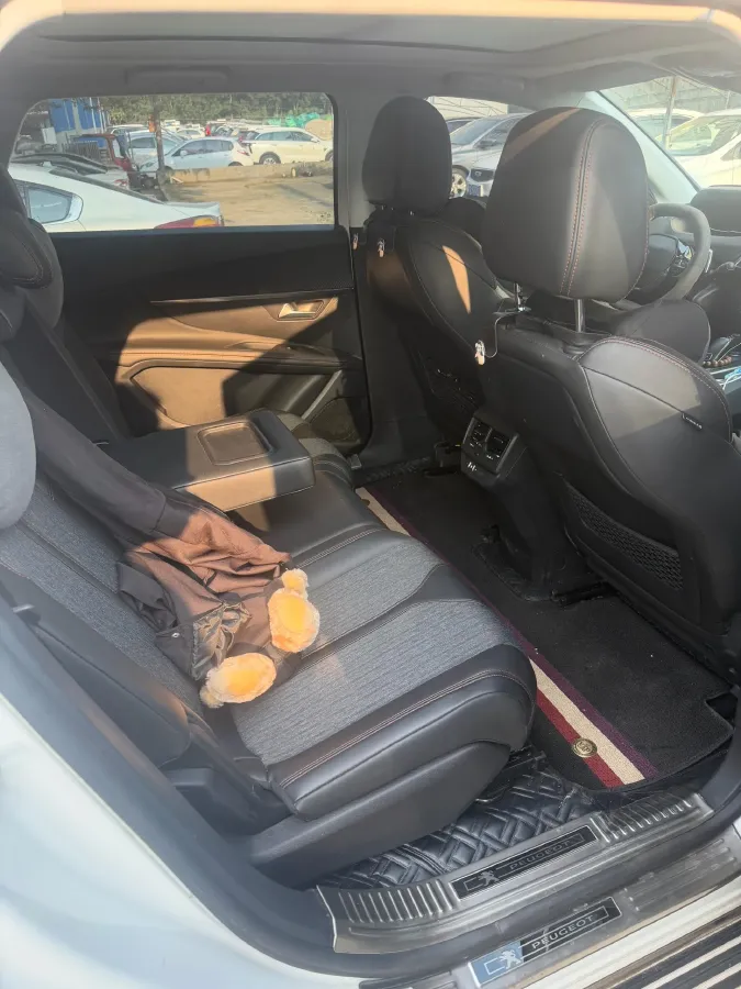 2019 Peugeot 5008 1.8T 204HP L4 6AT,autocango,china used car exporter,china ev exporter,chinese used car exporter,chinese used ev exporter