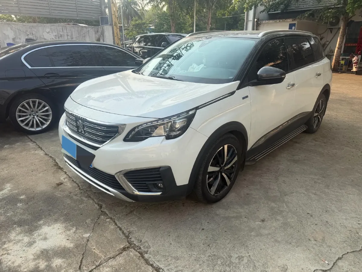 2019 Peugeot 5008 1.8T 204HP L4 6AT,autocango,china used car exporter,china ev exporter,chinese used car exporter,chinese used ev exporter
