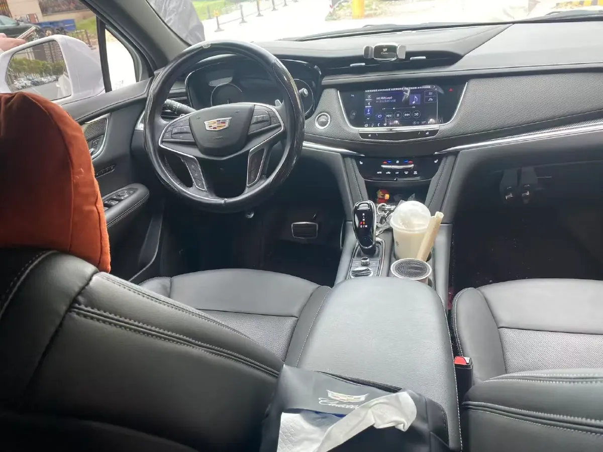 2024 Cadillac XT5 2.0T 237HP L4 9AT,autocango,china used car exporter,china ev exporter,chinese used car exporter,chinese used ev exporter