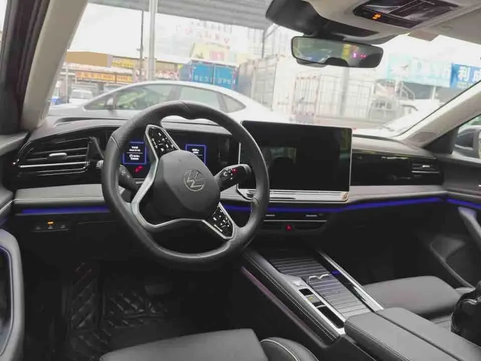 2024 Volkswagen Magotan 2.0T 220HP L4 7DCT,autocango,china used car exporter,china ev exporter,chinese used car exporter,chinese used ev exporter