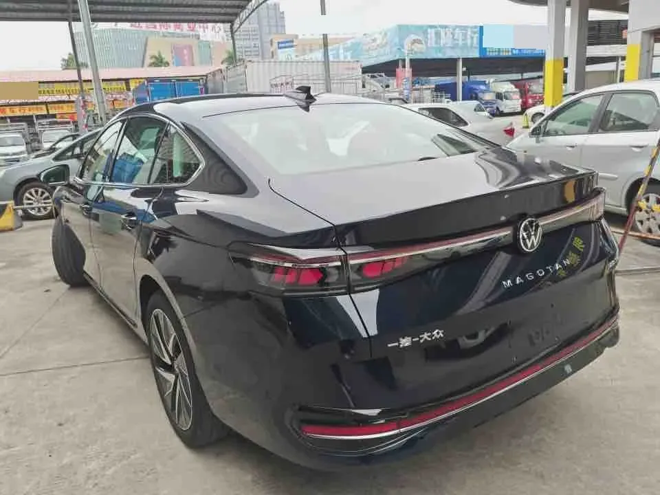 2024 Volkswagen Magotan 2.0T 220HP L4 7DCT,autocango,china used car exporter,china ev exporter,chinese used car exporter,chinese used ev exporter