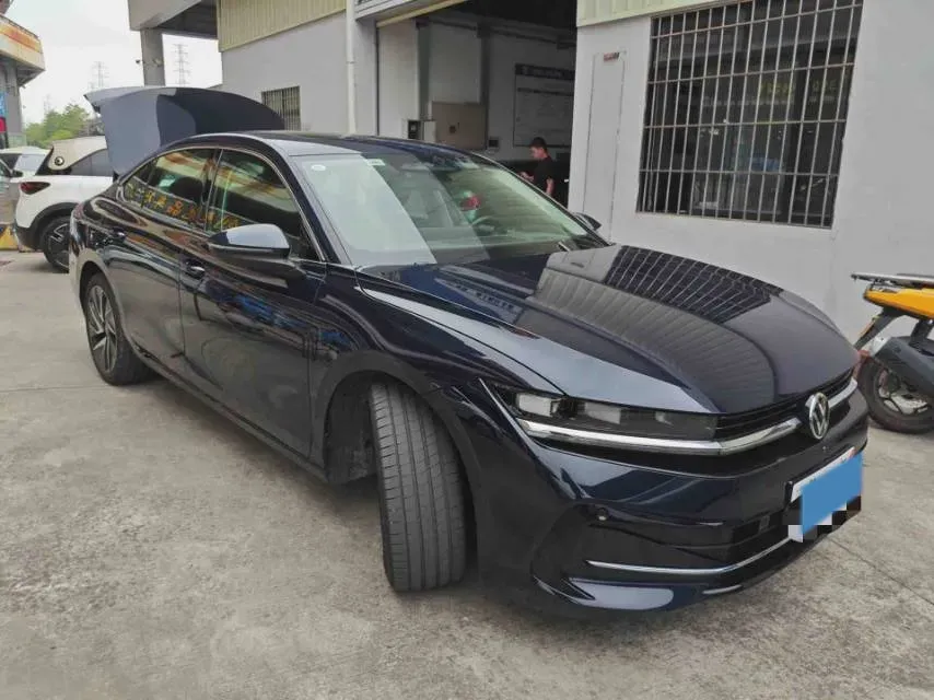 2024 Volkswagen Magotan 2.0T 220HP L4 7DCT,autocango,china used car exporter,china ev exporter,chinese used car exporter,chinese used ev exporter