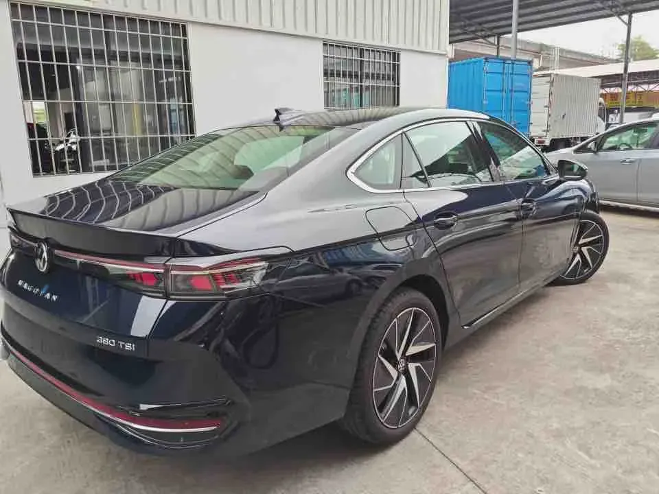 2024 Volkswagen Magotan 2.0T 220HP L4 7DCT,autocango,china used car exporter,china ev exporter,chinese used car exporter,chinese used ev exporter