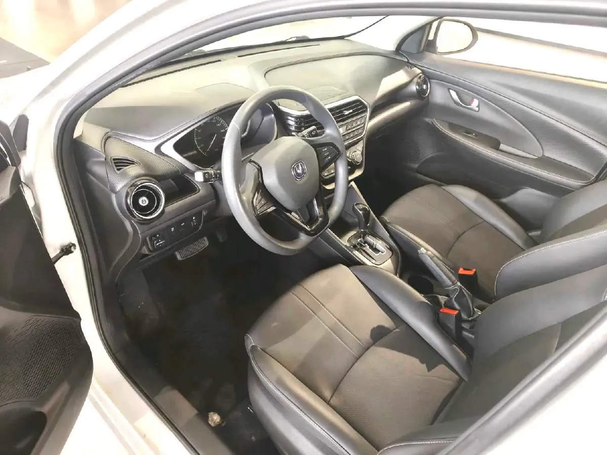 2019 ChangAn Alsvin 1.5L 107HP L4 5DCT,autocango,china used car exporter,china ev exporter,chinese used car exporter,chinese used ev exporter