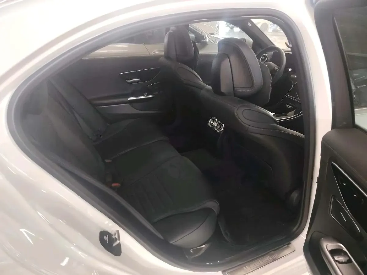 2024 Mercedes-Benz C Class 1.5T 204HP L4 9AT,autocango,china used car exporter,china ev exporter,chinese used car exporter,chinese used ev exporter