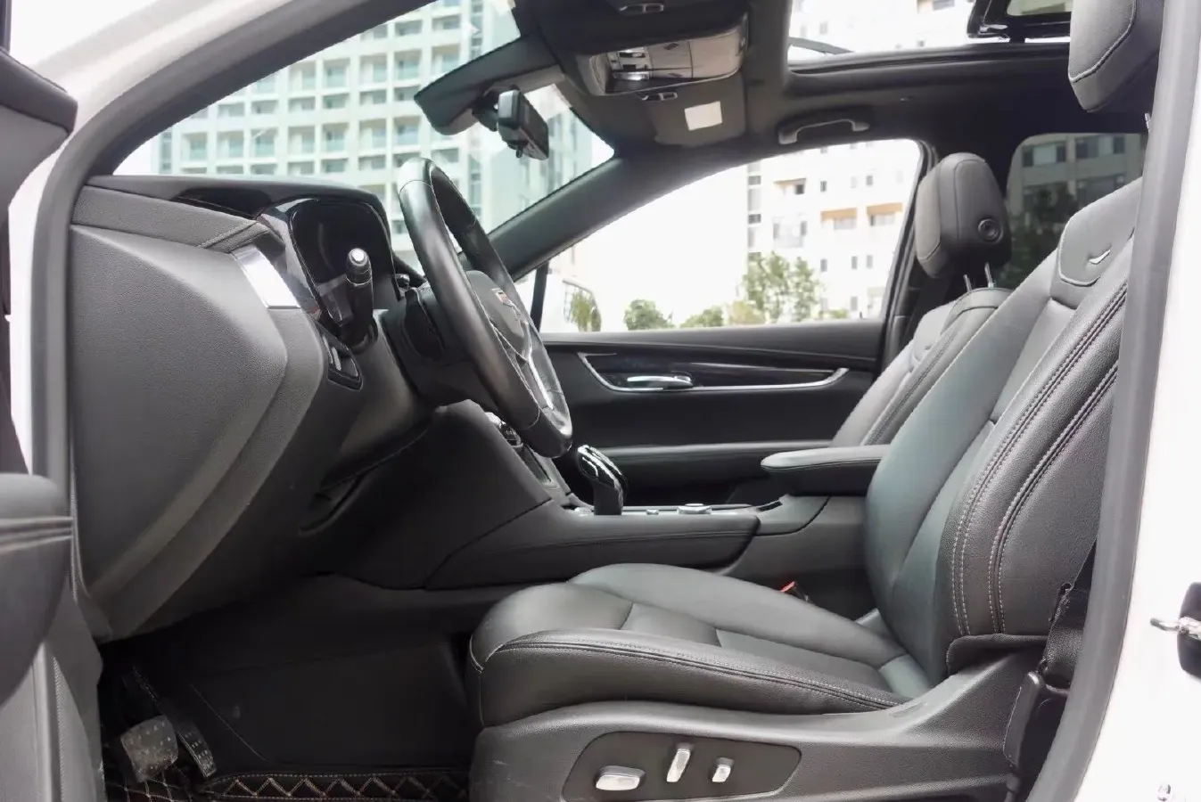 2020 Cadillac XT5 2.0T 241HP L4 9AT,autocango,china used car exporter,china ev exporter,chinese used car exporter,chinese used ev exporter