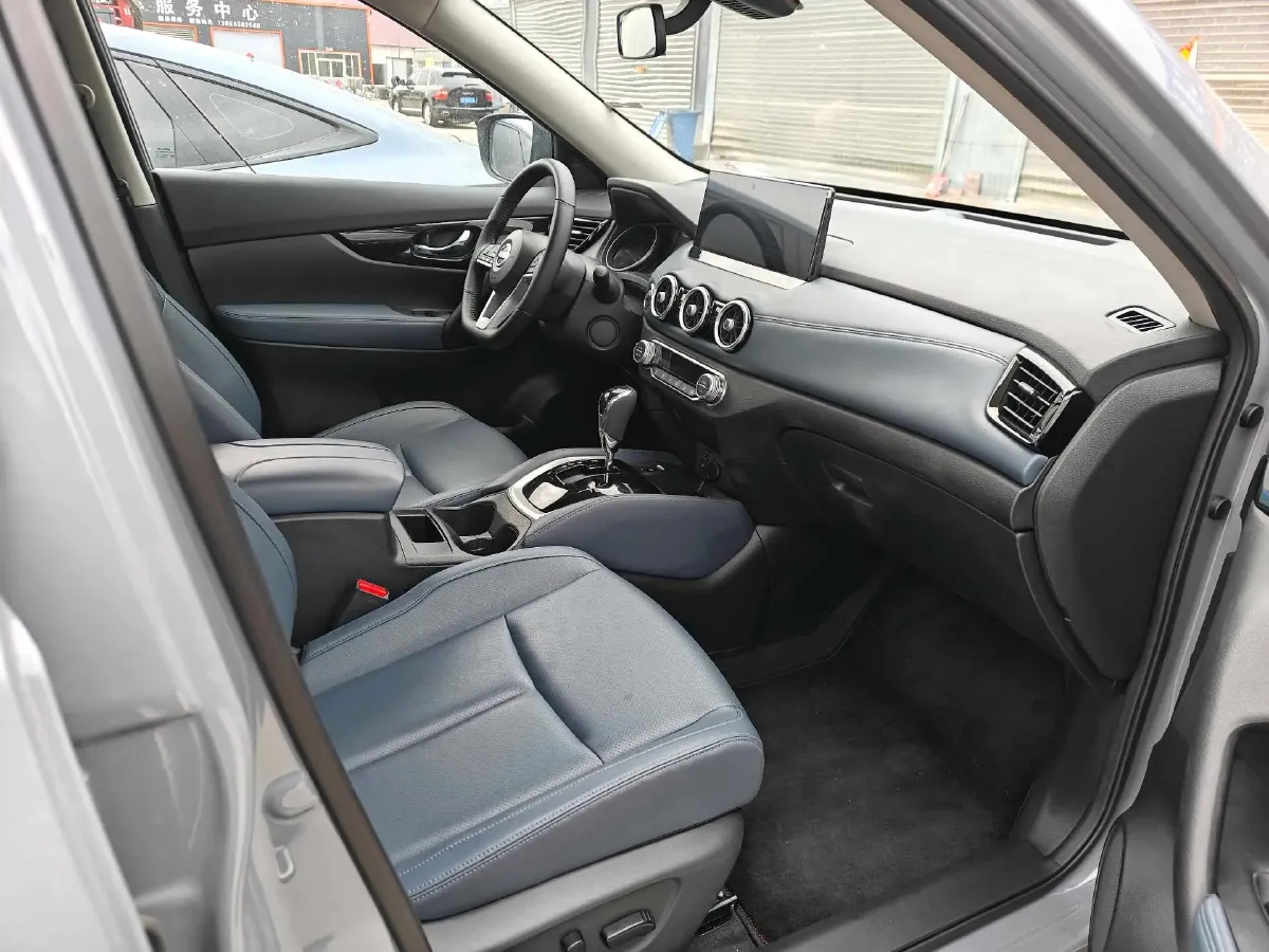 2025 Nissan X-Trail 2.0L 151HP L4 CVT,autocango,china used car exporter,china ev exporter,chinese used car exporter,chinese used ev exporter