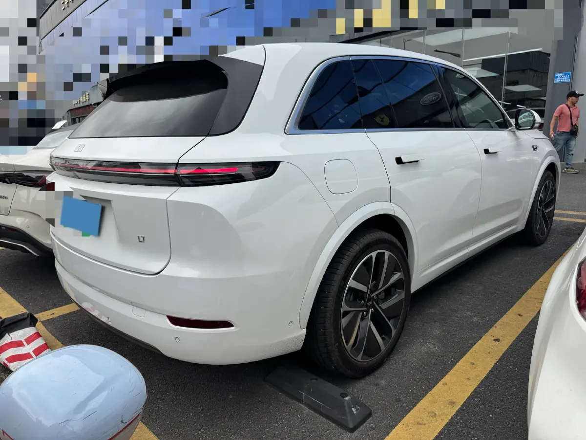 2024 Li L8 Range Extended 154HP REEV 42.8KWH,autocango,china used car exporter,china ev exporter,chinese used car exporter,chinese used ev exporter