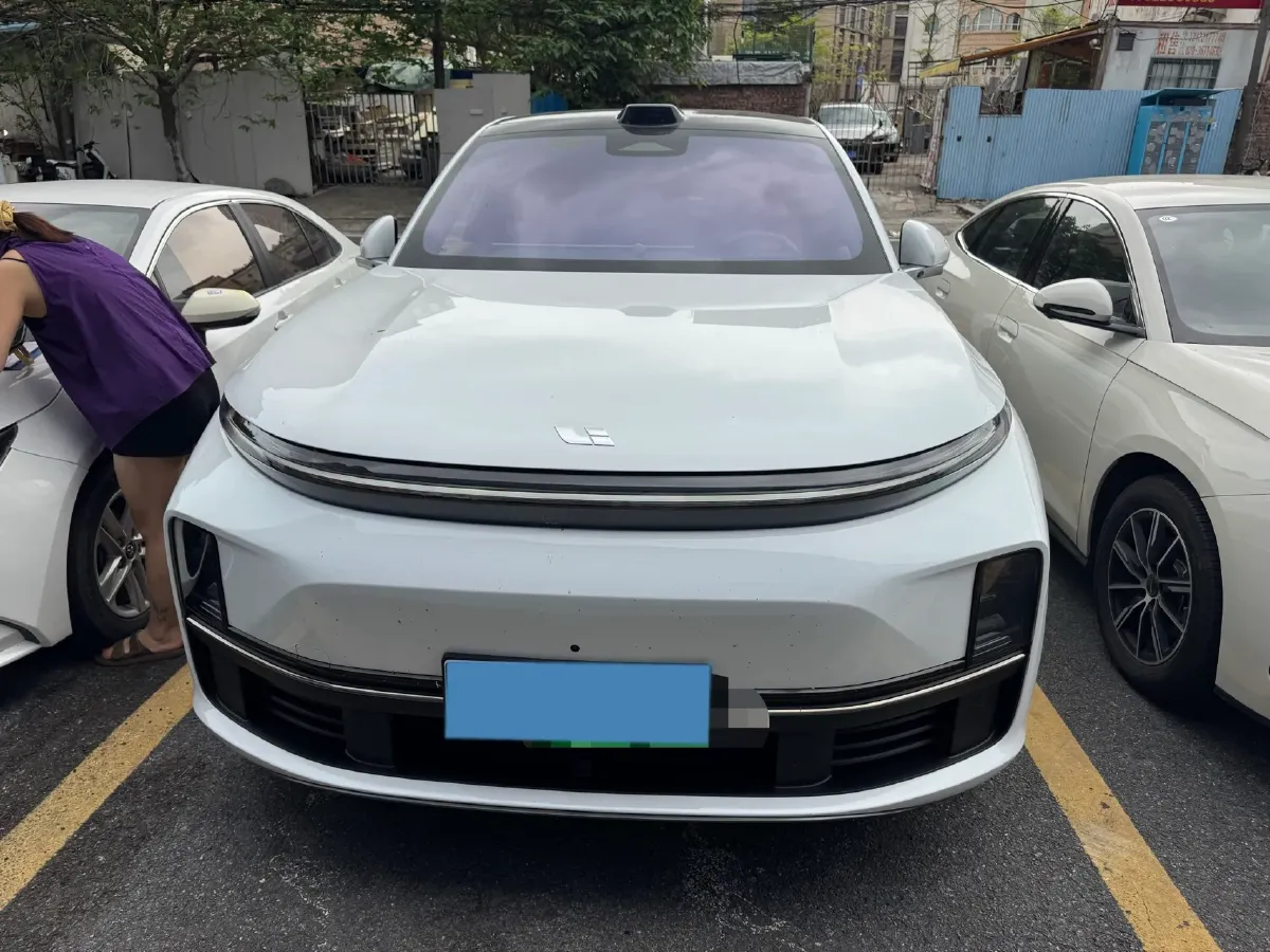 2024 Li L8 Range Extended 154HP REEV 42.8KWH,autocango,china used car exporter,china ev exporter,chinese used car exporter,chinese used ev exporter