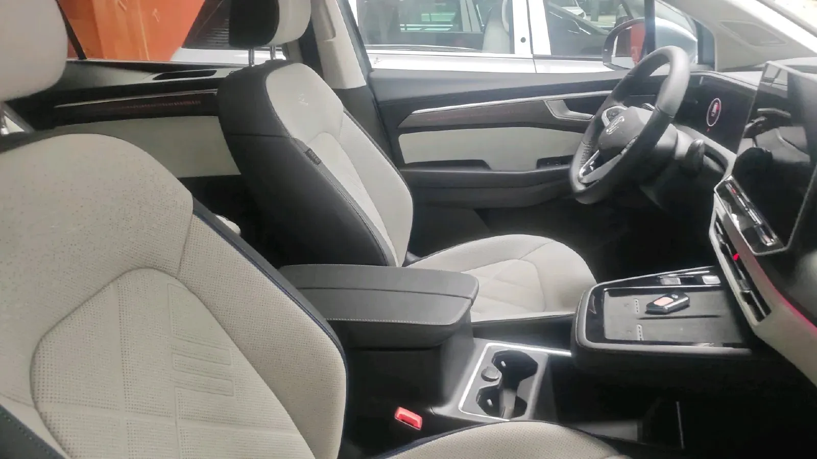 2026 Volkswagen Talagon 2.0T 272HP L4 7DCT,autocango,china used car exporter,china ev exporter,chinese used car exporter,chinese used ev exporter