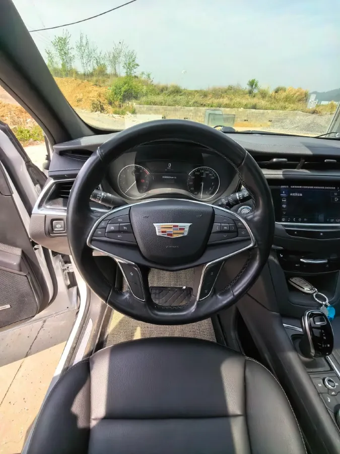 2021 Cadillac XT5 2.0T 237HP L4 9AT,autocango,china used car exporter,china ev exporter,chinese used car exporter,chinese used ev exporter