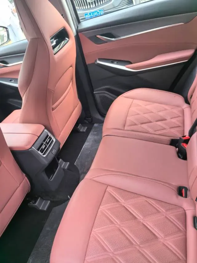 2023 ChangAn CS75 Plus 1.5T 188HP L4 8AT,autocango,china used car exporter,china ev exporter,chinese used car exporter,chinese used ev exporter