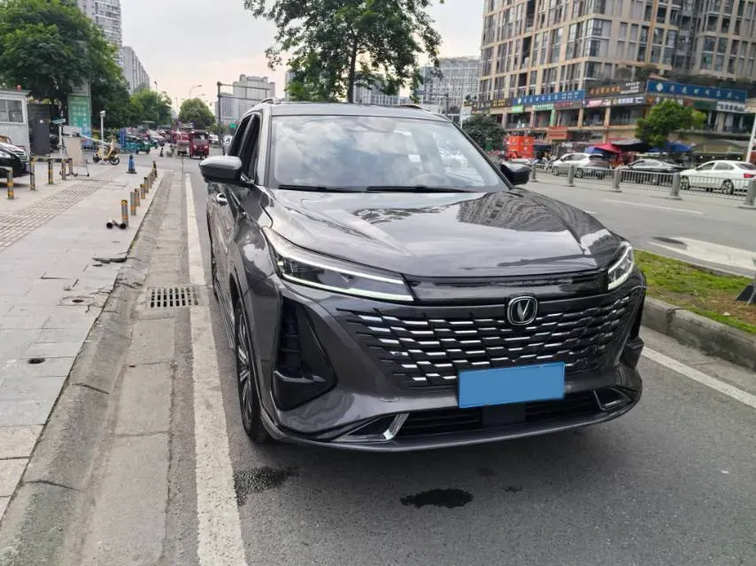 2023 ChangAn CS75 Plus 1.5T 188HP L4 8AT,autocango,china used car exporter,china ev exporter,chinese used car exporter,chinese used ev exporter