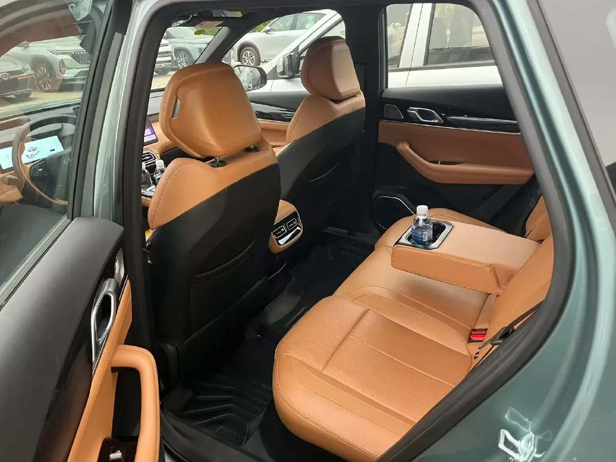 2025 Geely StarRay 1.5T 181HP L4 7DCT,autocango,china used car exporter,china ev exporter,chinese used car exporter,chinese used ev exporter