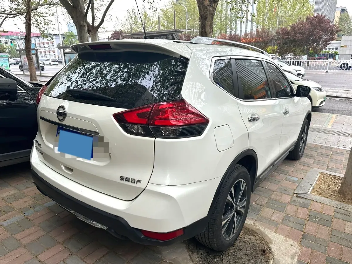 2021 Nissan X-Trail 2.5L 181HP L4 CVT,autocango,china used car exporter,china ev exporter,chinese used car exporter,chinese used ev exporter