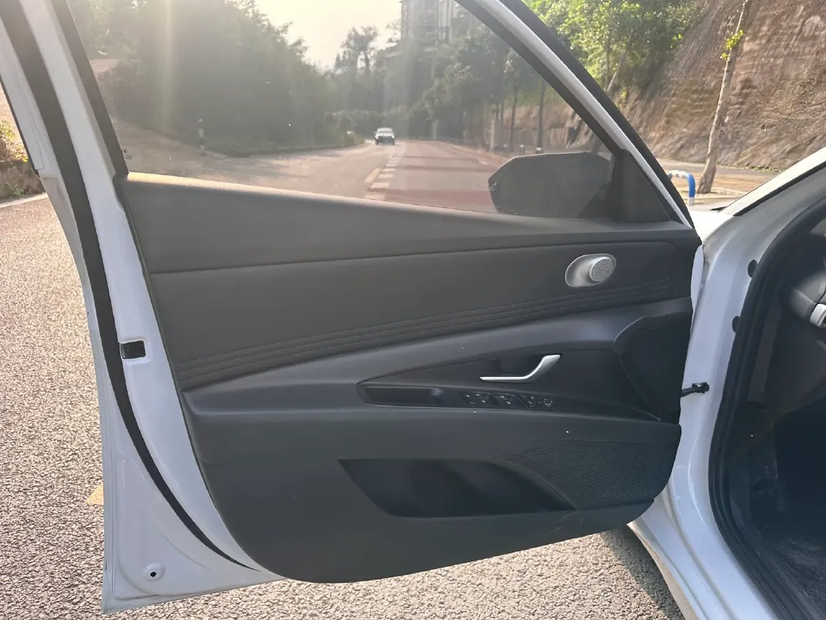 2021 Hyundai Elantra 1.5L 115HP L4 CVT,autocango,china used car exporter,china ev exporter,chinese used car exporter,chinese used ev exporter