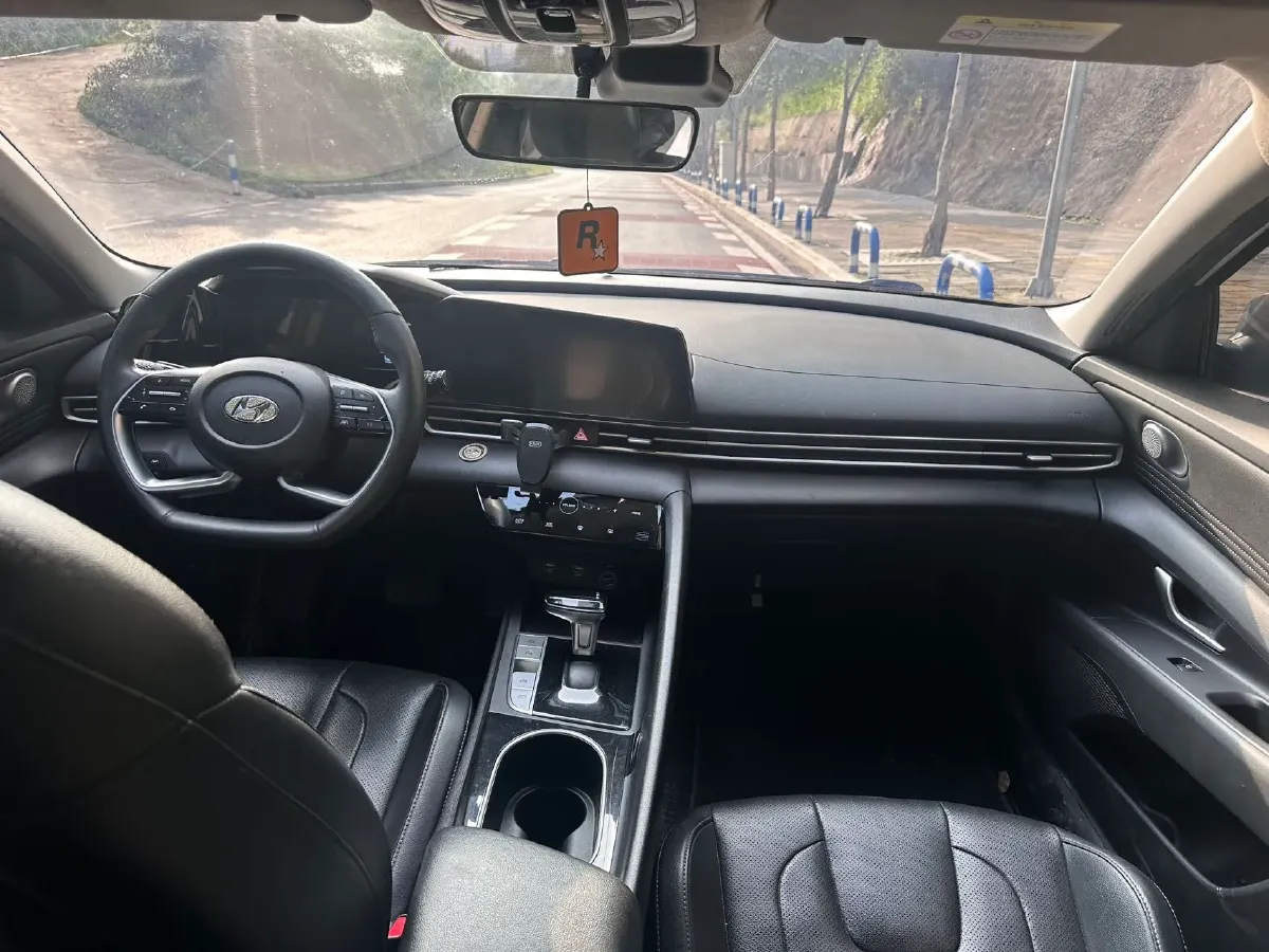 2021 Hyundai Elantra 1.5L 115HP L4 CVT,autocango,china used car exporter,china ev exporter,chinese used car exporter,chinese used ev exporter