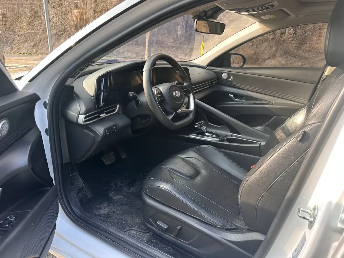 2021 Hyundai Elantra 1.5L 115HP L4 CVT,autocango,china used car exporter,china ev exporter,chinese used car exporter,chinese used ev exporter