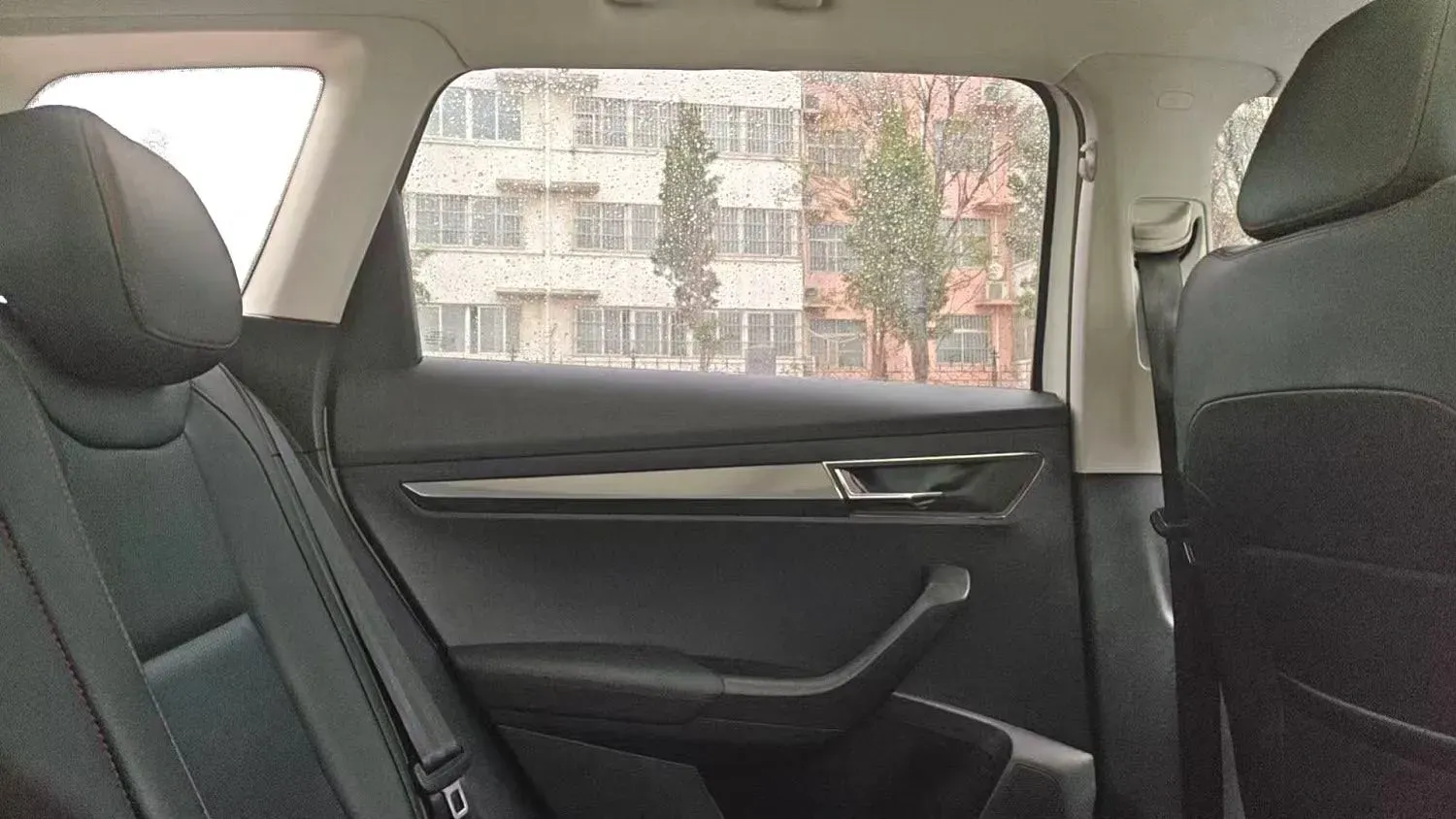 2022 Skoda Karoq 1.4T 150HP L4 7DCT,autocango,china used car exporter,china ev exporter,chinese used car exporter,chinese used ev exporter