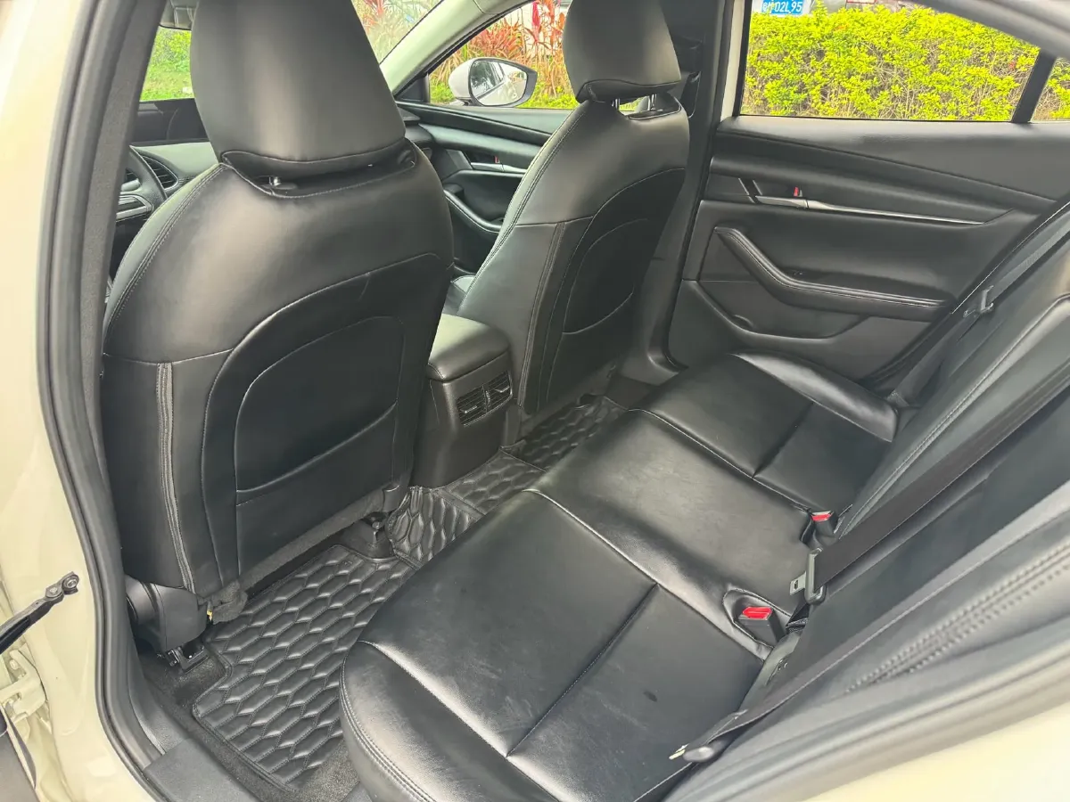 2022 Mazda 3 Axela 2.0L 158HP L4 6AT,autocango,china used car exporter,china ev exporter,chinese used car exporter,chinese used ev exporter