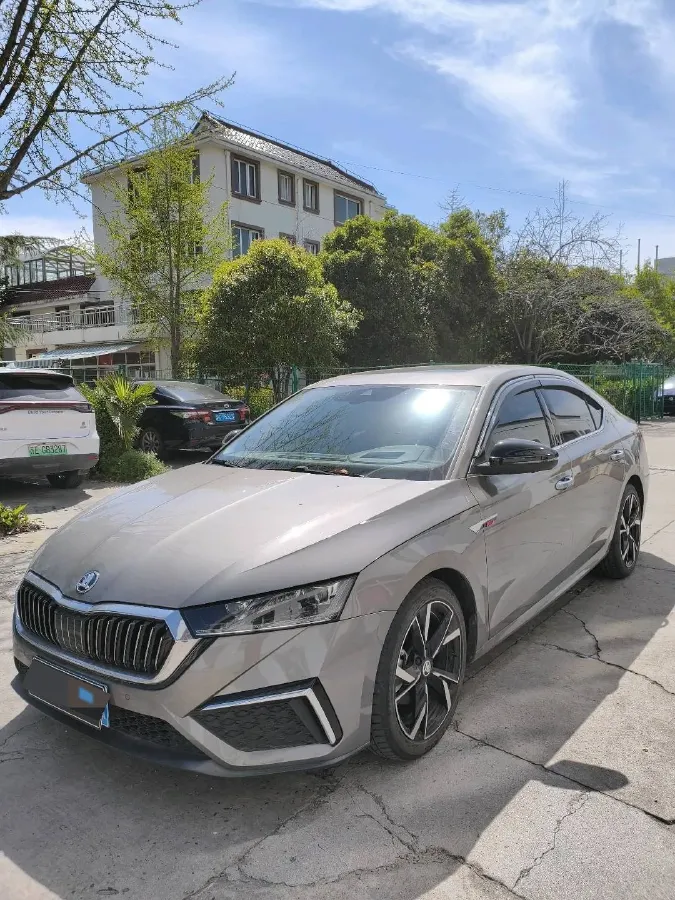 2022 Skoda Octavia 1.4T 150HP L4 7DCT,autocango,china used car exporter,china ev exporter,chinese used car exporter,chinese used ev exporter