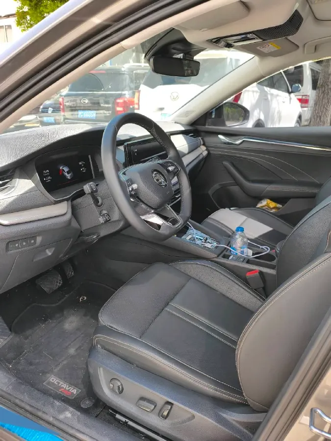 2022 Skoda Octavia 1.4T 150HP L4 7DCT,autocango,china used car exporter,china ev exporter,chinese used car exporter,chinese used ev exporter