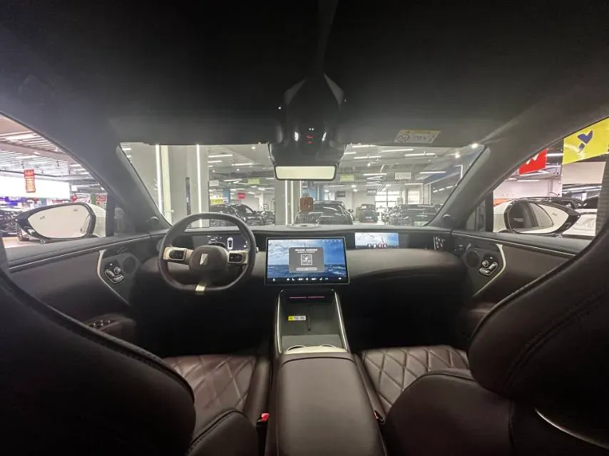 2025 Avatr 11 1.5T 156HP L4 REEV,autocango,china used car exporter,china ev exporter,chinese used car exporter,chinese used ev exporter