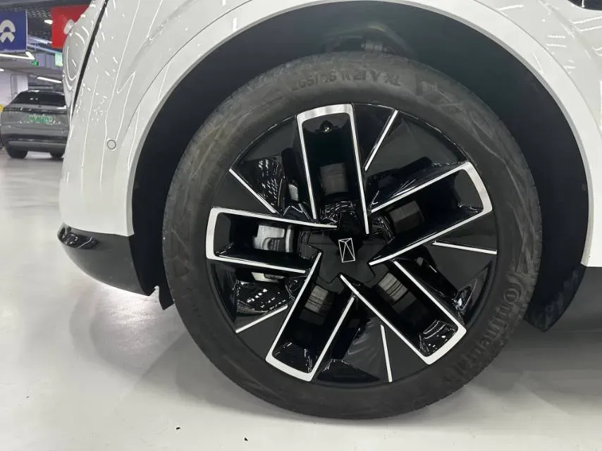 2025 Avatr 11 1.5T 156HP L4 REEV,autocango,china used car exporter,china ev exporter,chinese used car exporter,chinese used ev exporter