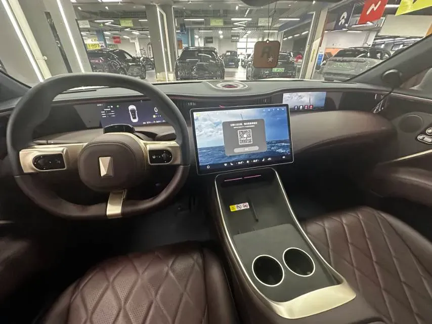 2025 Avatr 11 1.5T 156HP L4 REEV,autocango,china used car exporter,china ev exporter,chinese used car exporter,chinese used ev exporter