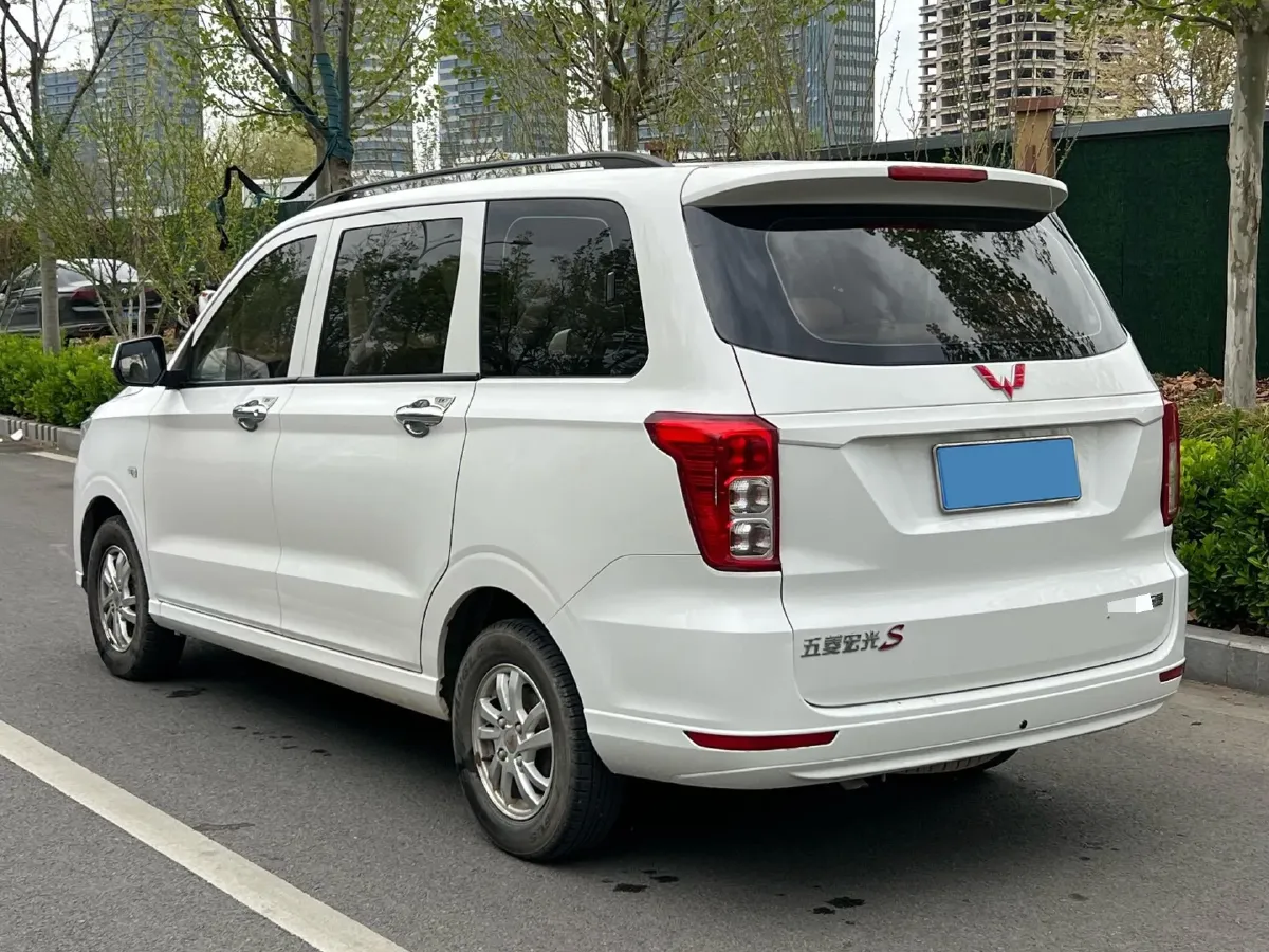2019 WuLing HongGuang 1.5L 99HP L4 6MT,autocango,china used car exporter,china ev exporter,chinese used car exporter,chinese used ev exporter